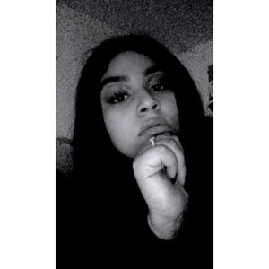 Meet your Posher, Daniela